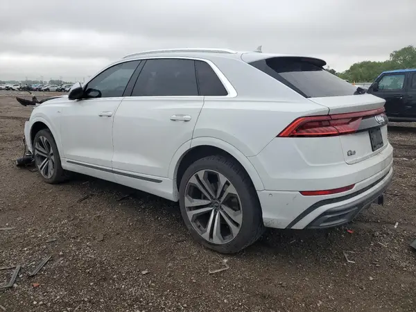 WA1EVAF14MD026588 2021 AUDI Q8 - Image 2