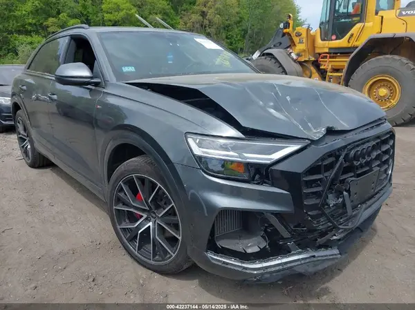 WA1EVAF14MD036327 2021 AUDI Q8 - Image 1
