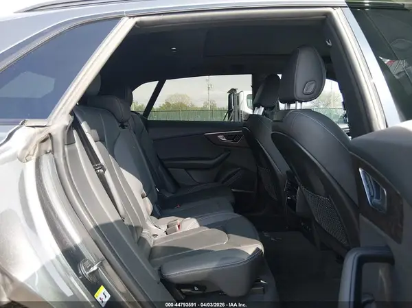 WA1EVAF15KD026113 2019 AUDI Q8 - Image 8