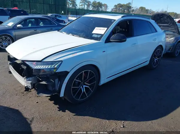 WA1EVAF15KD034728 2019 AUDI Q8 - Image 2