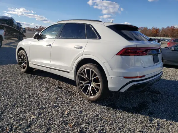 WA1EVAF15MD013980 2021 AUDI Q8 - Image 2