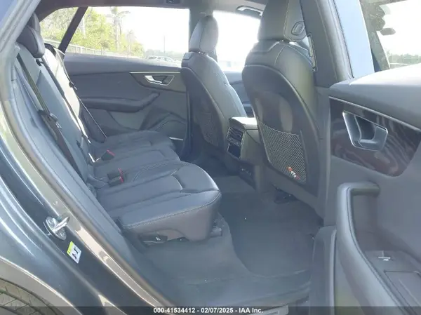 WA1EVAF15MD035056 2021 AUDI Q8 - Image 8