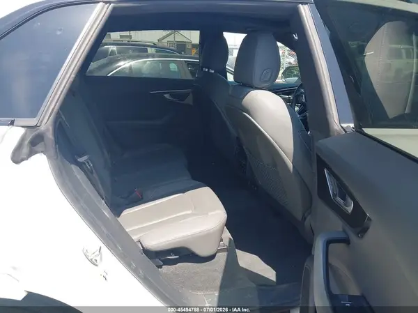WA1EVAF18KD017969 2019 AUDI Q8 - Image 8