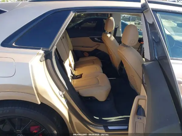 WA1EVAF19KD021237 2019 AUDI Q8 - Image 8