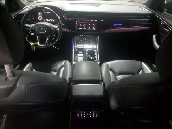 WA1EVAF1XKD004270 2019 AUDI Q8 - Image 8