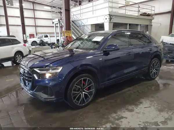 WA1EVAF1XKD021554 2019 AUDI Q8 - Image 2