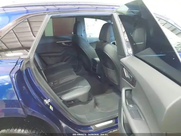 WA1EVAF1XKD021554 2019 AUDI Q8 - Image 8