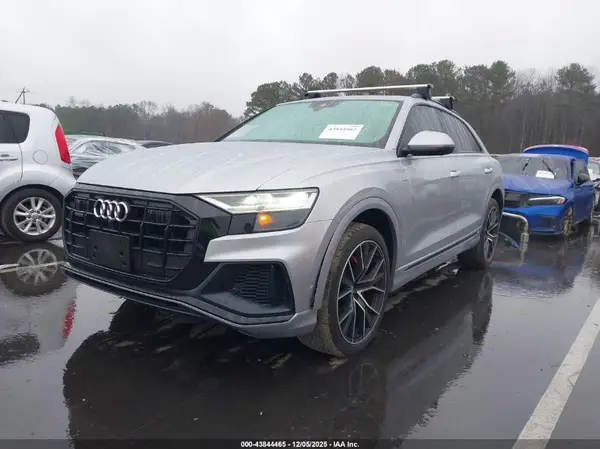 WA1EVAF1XKD040007 2019 AUDI Q8 - Image 2