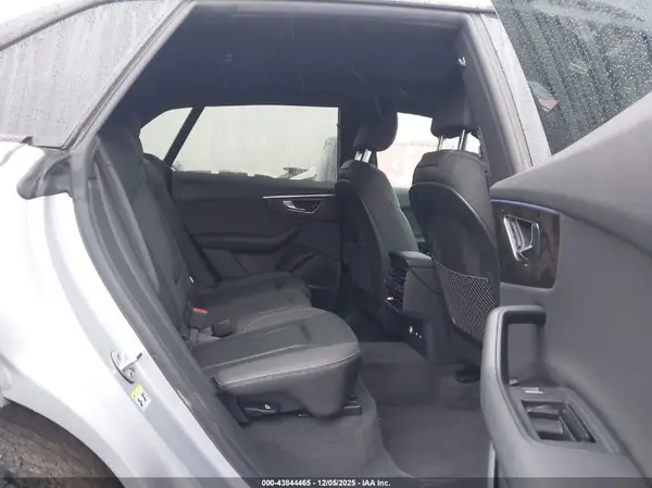 WA1EVAF1XKD040007 2019 AUDI Q8 - Image 8