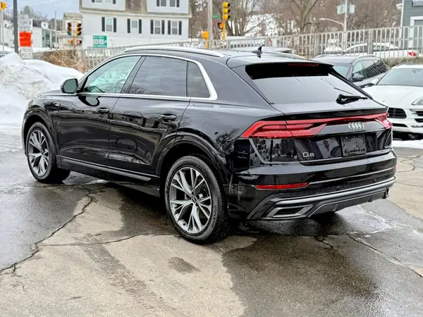 WA1EVAF1XMD009276 2021 AUDI Q8 - Image 2