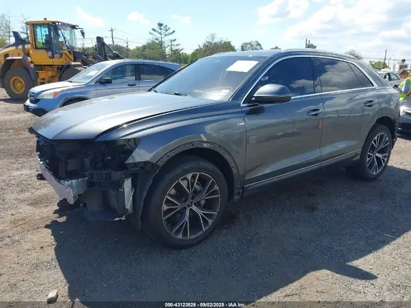 WA1EVAF1XMD014591 2021 AUDI Q8 - Image 2