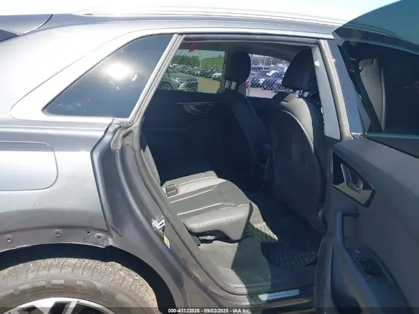 WA1EVAF1XMD014591 2021 AUDI Q8 - Image 8