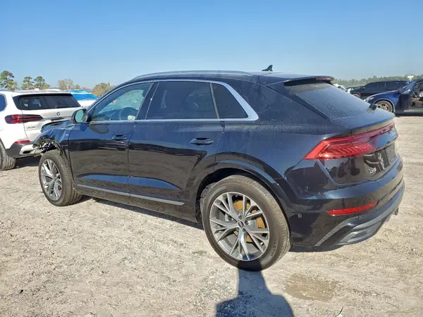 WA1EVAF1XMD033710 2021 AUDI Q8 - Image 2