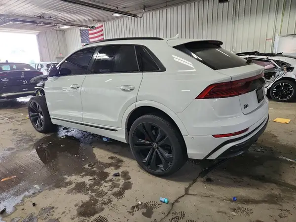 WA1EVBF11ND007844 2022 AUDI Q8 - Image 2