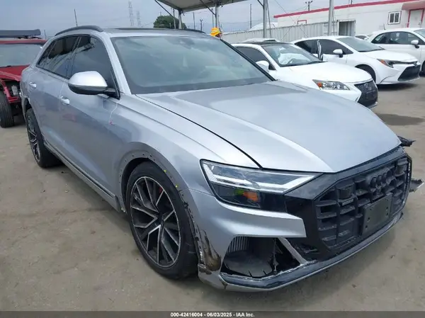 WA1EVBF11ND008847 2022 AUDI Q8 - Image 1