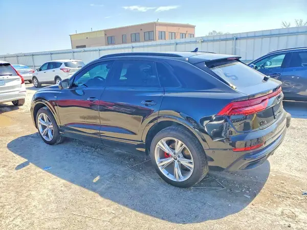 WA1EVBF12ND021879 2022 AUDI Q8 - Image 2