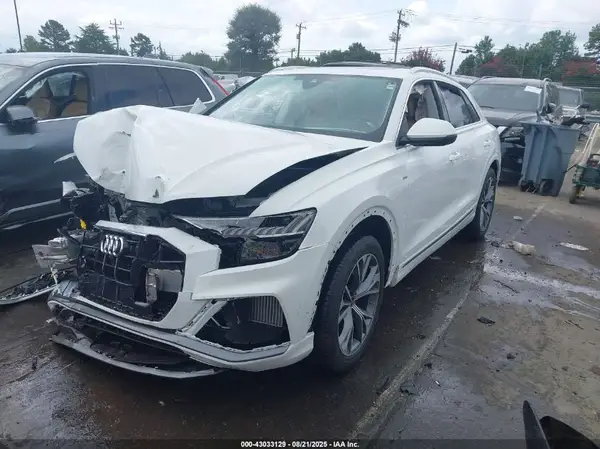 WA1EVBF13PD040170 2023 AUDI Q8 - Image 2