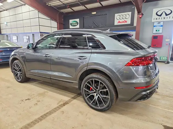 WA1EVBF17KD019184 2019 AUDI Q8 - Image 2