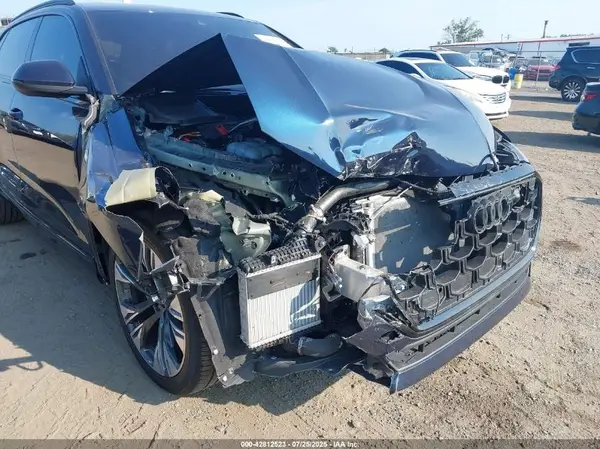 2024 AUDI Q8 auction photo 6