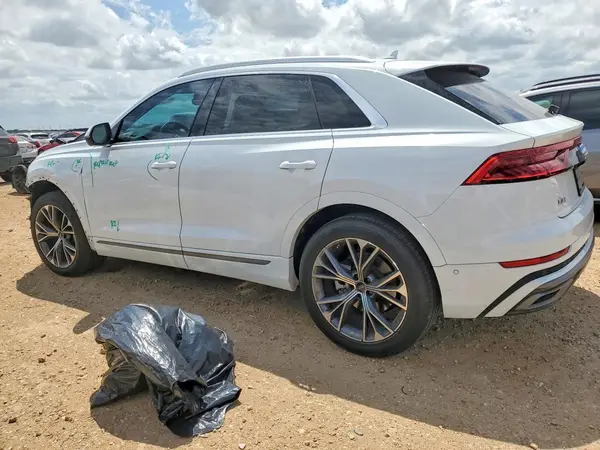 WA1EVBF1XND031804 2022 AUDI Q8 - Image 2