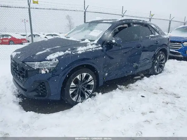 WA1EVBF1XRD020226 2024 AUDI Q8 - Image 2