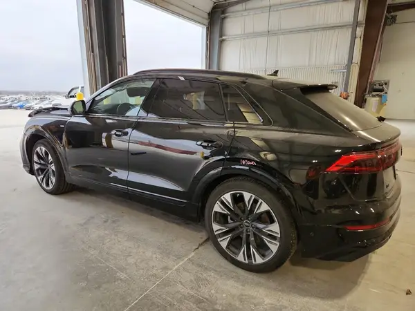 WA1EVBF1XSD037601 2025 AUDI Q8 - Image 2