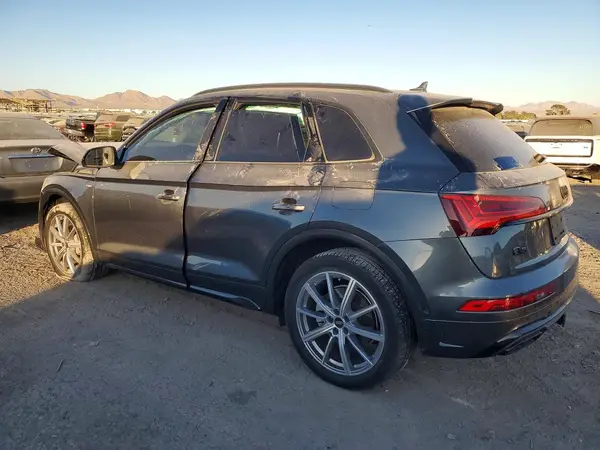 WA1F2AFY2P2061916 2023 AUDI Q5 - Image 2