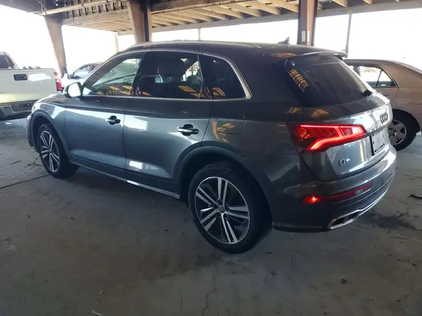 WA1F2AFY5L2054761 2020 AUDI Q5 - Image 2