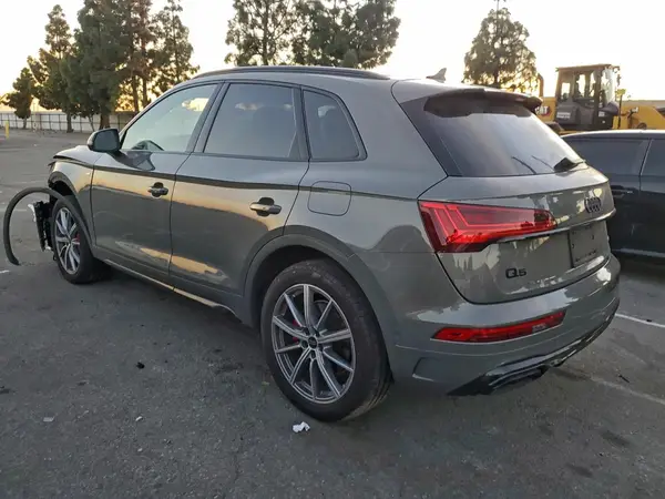 WA1F2AFY6S2003879 2025 AUDI Q5 - Image 2