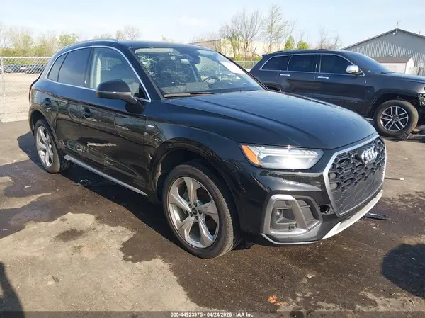 WA1FAAFY1N2062166 2022 AUDI Q5 - Image 1