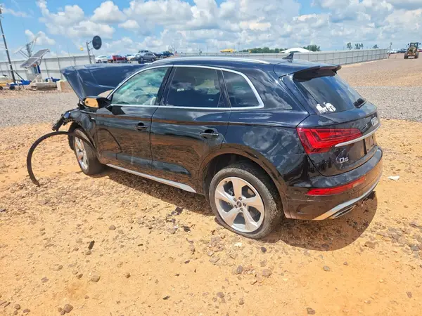 WA1FAAFY1R2052131 2024 AUDI Q5 - Image 2