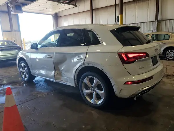 WA1FAAFY5N2053146 2022 AUDI Q5 - Image 2
