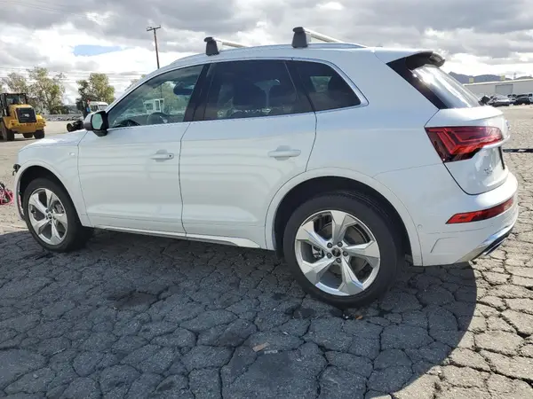 WA1FAAFY5N2057939 2022 AUDI Q5 - Image 2