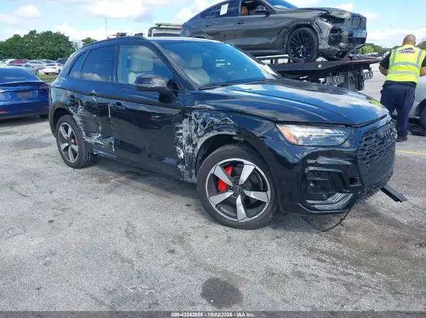 WA1FAAFY6R2121136 2024 AUDI Q5 - Image 1