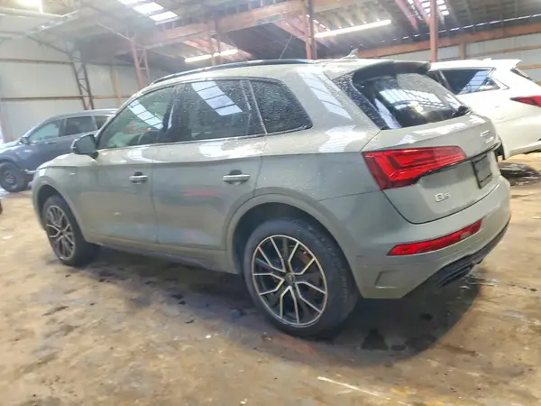 WA1FAAFY8M2072112 2021 AUDI Q5 - Image 2