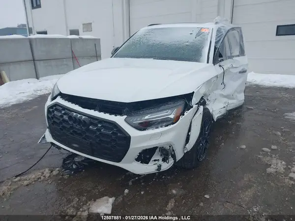 WA1FAAFY9N2043896 2022 AUDI Q5 - Image 2