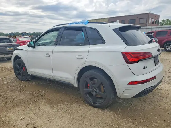 WA1FAAFY9R2054077 2024 AUDI Q5 - Image 2