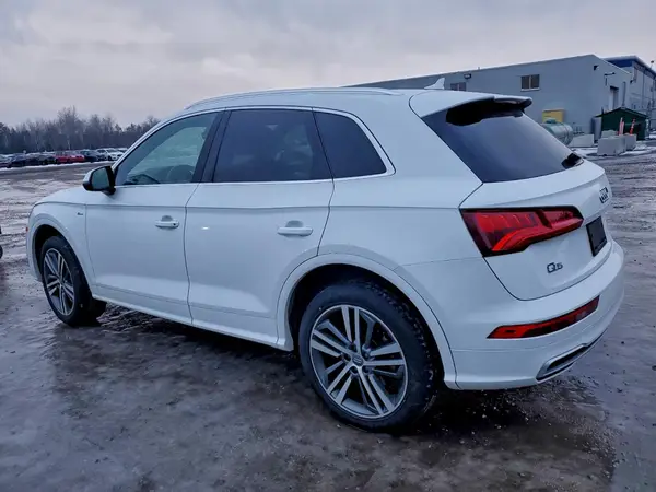 WA1FNAFY1J2078138 2018 AUDI Q5 - Image 2