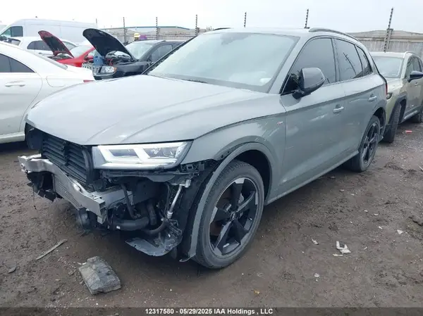 WA1FNAFY1L2078059 2020 AUDI Q5 - Image 2