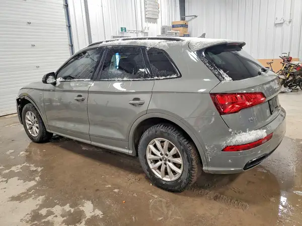 WA1FNAFY3K2109441 2019 AUDI Q5 - Image 2
