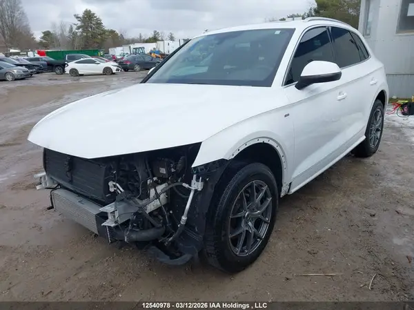 WA1FNAFY6J2009381 2018 AUDI Q5 - Image 2