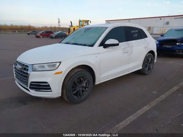WA1FNAFY9K2088871 2019 AUDI Q5 - Image 2