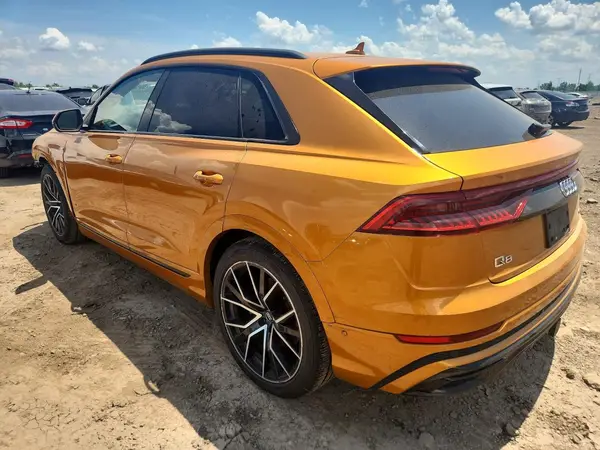 WA1FVAF10KD022247 2019 AUDI Q8 - Image 2