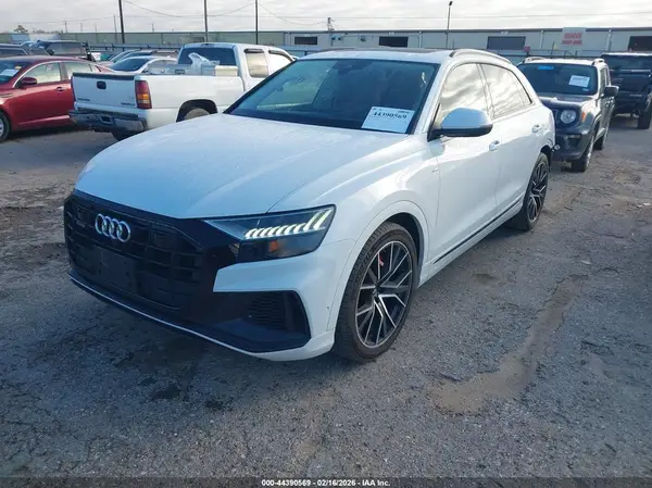 WA1FVAF10KD042272 2019 AUDI Q8 - Image 2