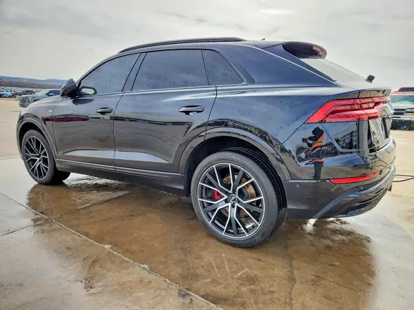 WA1FVAF10KD043471 2019 AUDI Q8 - Image 2