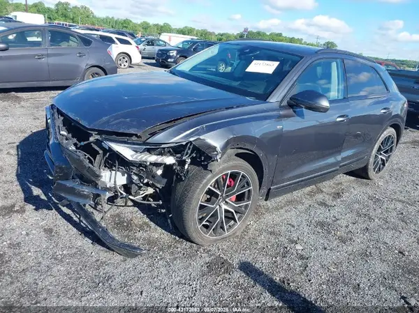 WA1FVAF10LD005451 2020 AUDI Q8 - Image 2