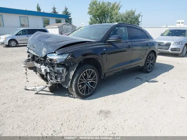 WA1FVAF10MD015530 2021 AUDI Q8 - Image 2