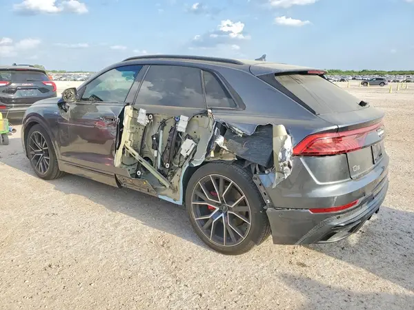 WA1FVAF11KD040949 2019 AUDI Q8 - Image 2