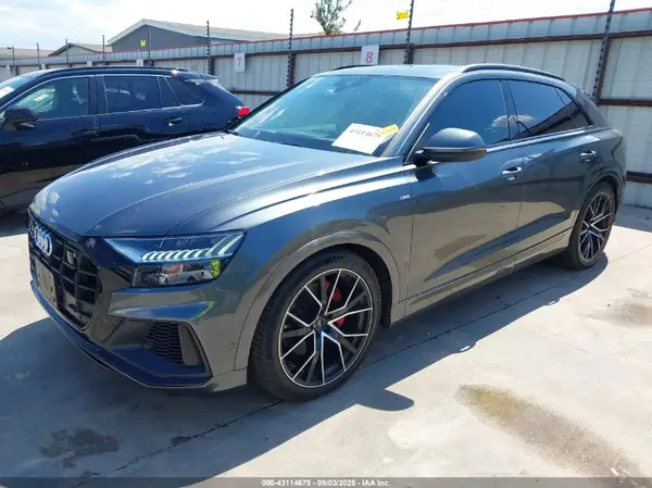 WA1FVAF12KD011816 2019 AUDI Q8 - Image 2