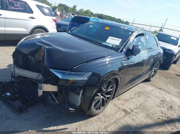 WA1FVAF12KD026025 2019 AUDI Q8 - Image 2